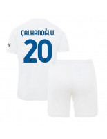 Inter Milan Hakan Calhanoglu #20 Vieraspaita Lasten 2023-24 Lyhythihainen (+ shortsit)